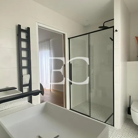 Villa Easy Cles- Center 3 Bedrooms Ac